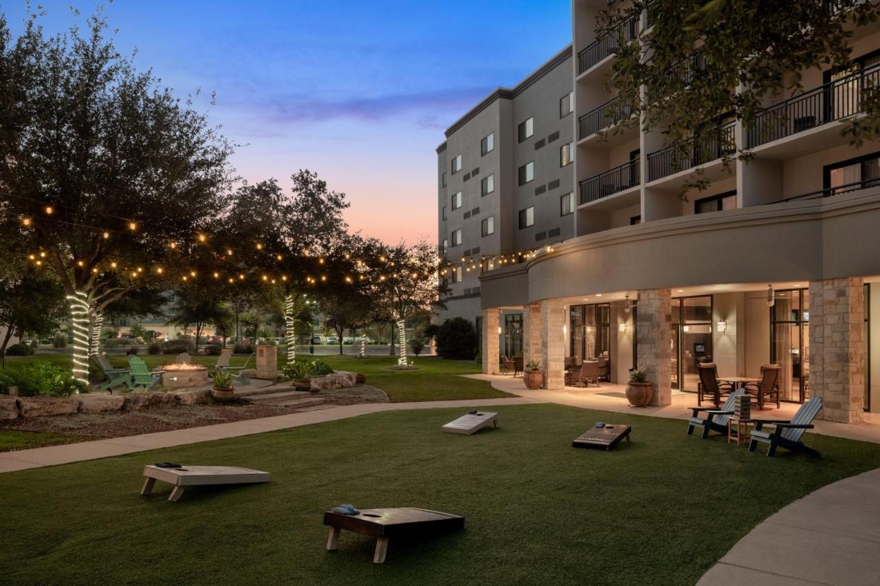 Residence Inn By Marriott San Antonio Six Flags At The Rim Exterior photo