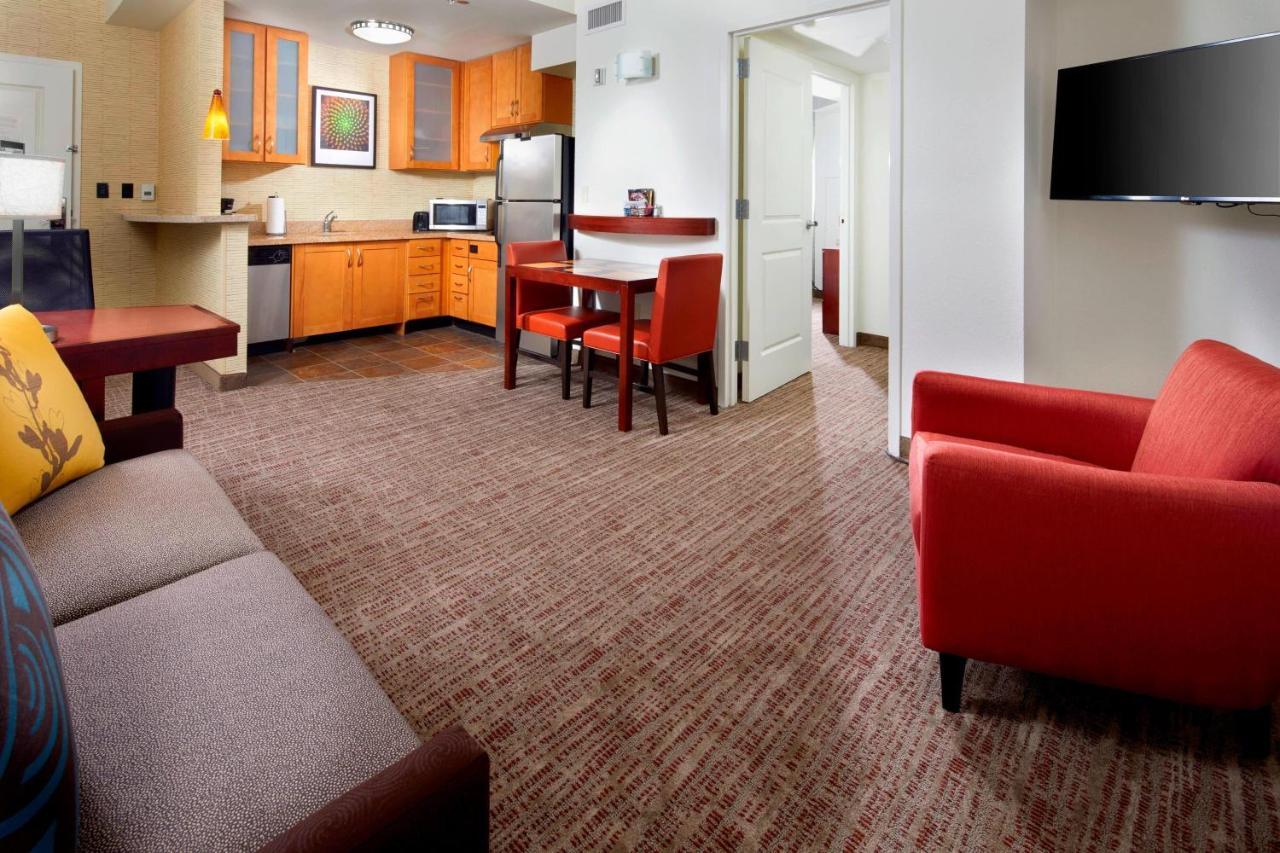 Residence Inn By Marriott San Antonio Six Flags At The Rim Exterior photo